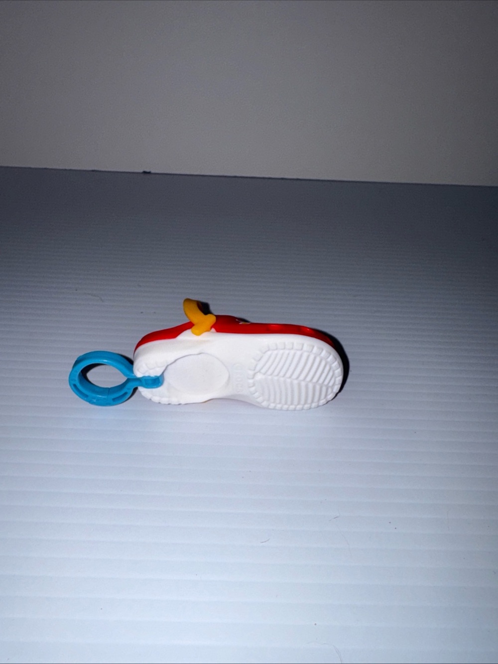 Exclusive No 2 CROCS Plastic Keychain Clip 2024 McDonald's HAPPY MEAL TOYS RED - Picture 11 of 11